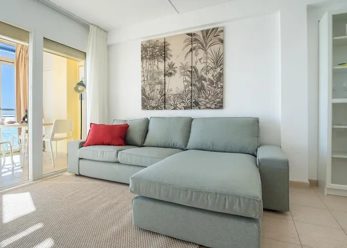 Goya Sea Front Апартаменты *