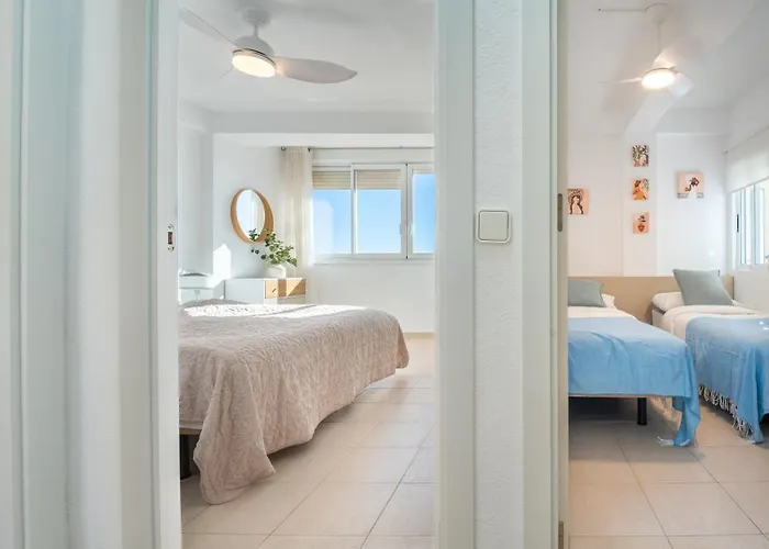 Goya Sea Front Апартаменты *